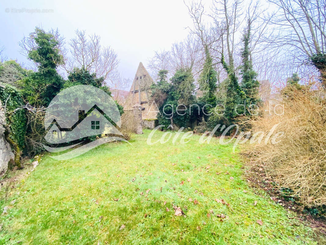 Terrain à LA CAPELLE-LES-BOULOGNE