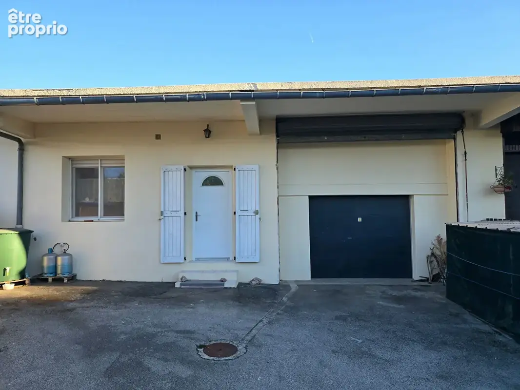 Maison de plain pied avec garage - Salles Curan - photo 19