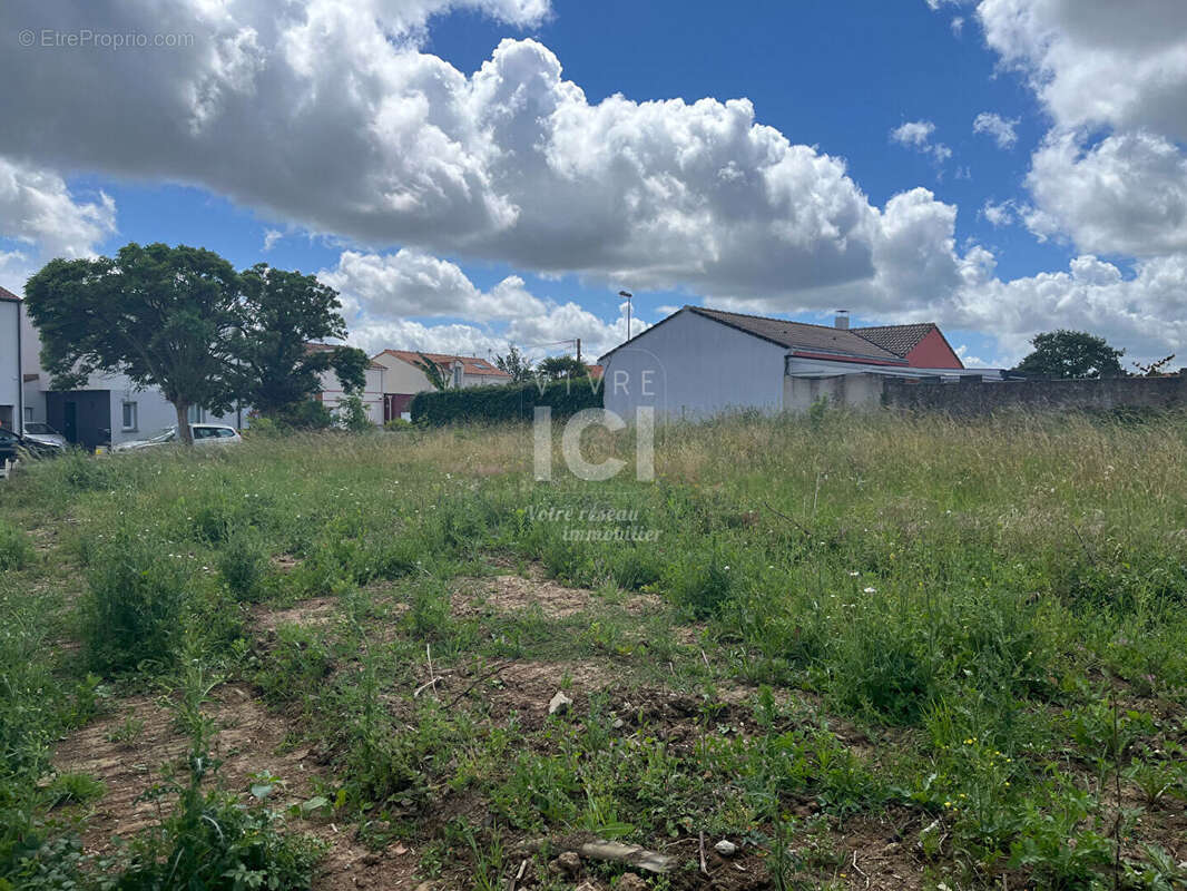 Terrain à bâtir de 1240 m² à Pont-Saint-Martin - photo 4