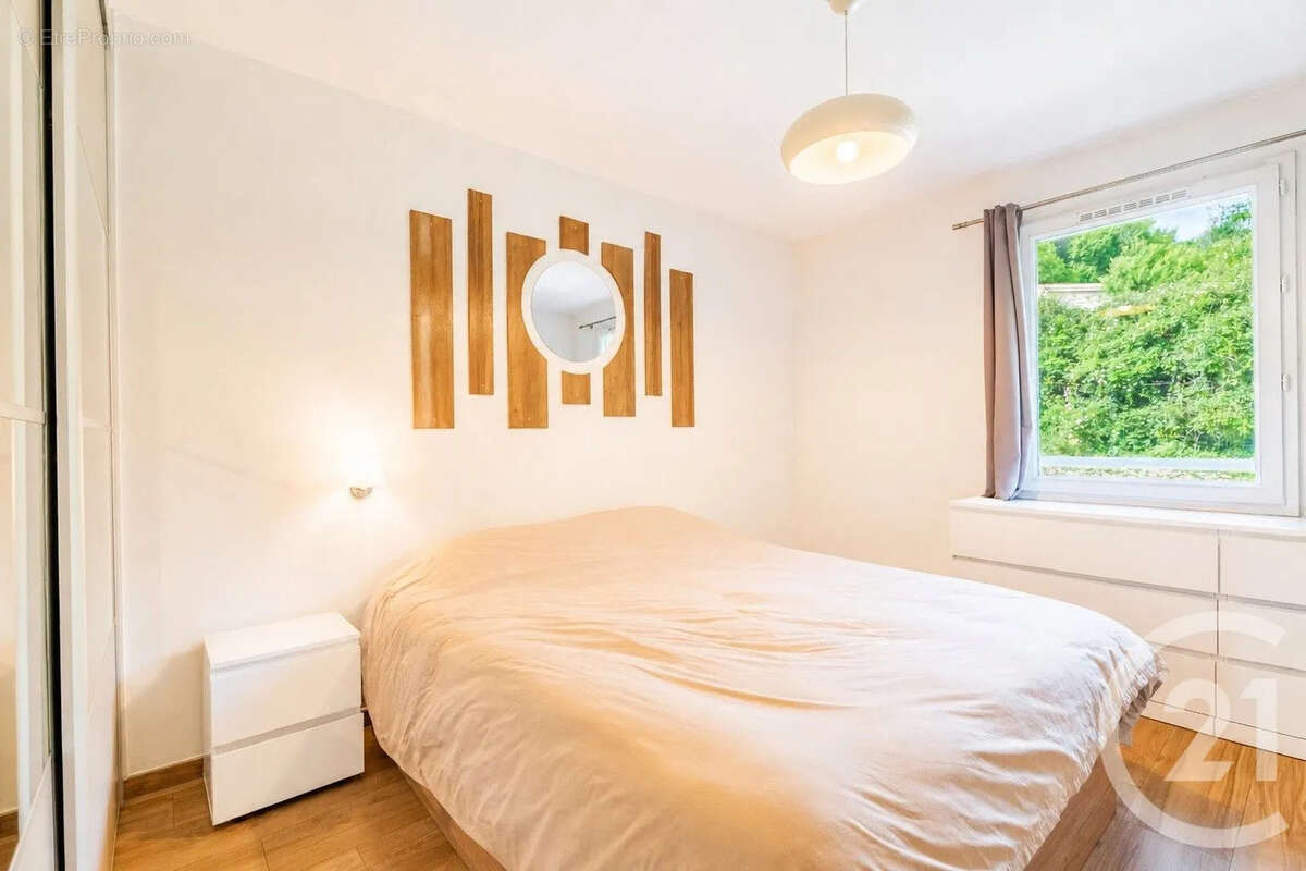 Appartement à EZE