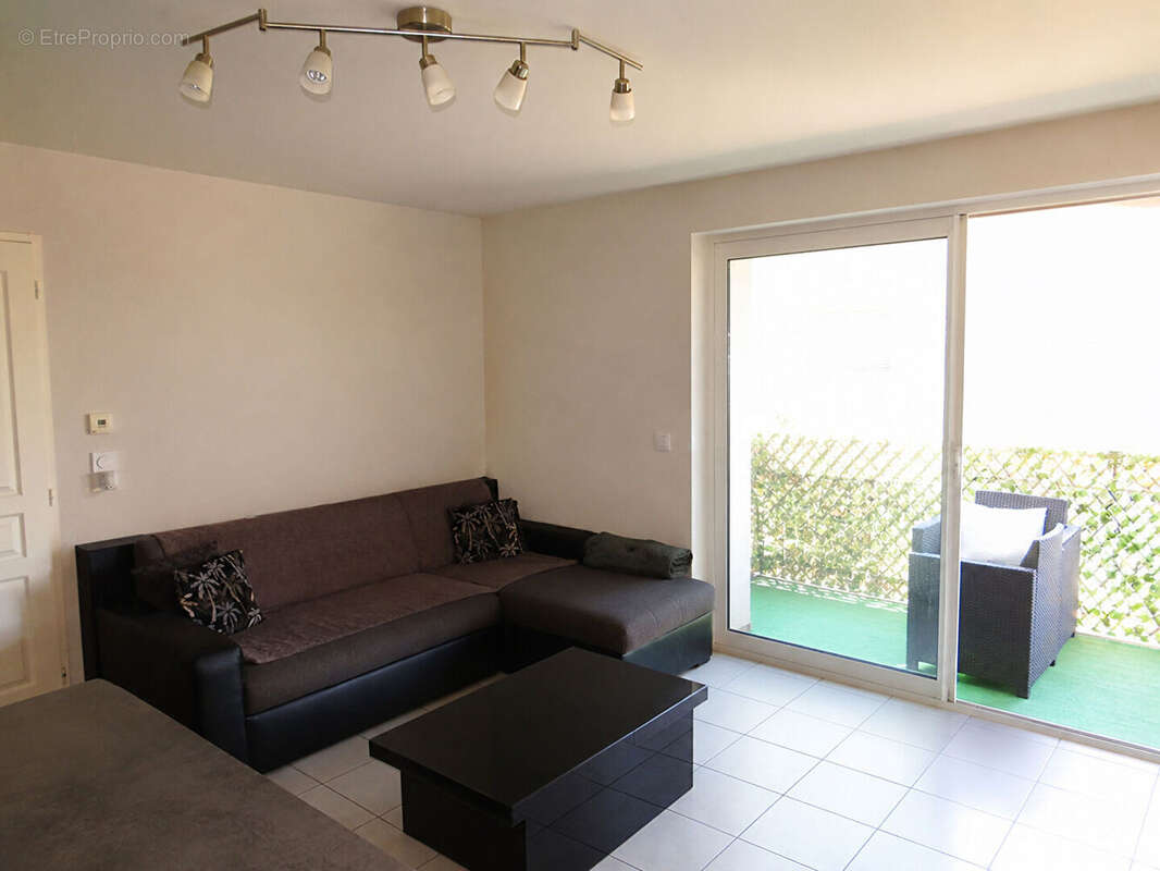 Appartement à COLLONGES