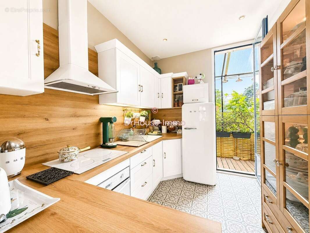 Appartement à MOUANS-SARTOUX