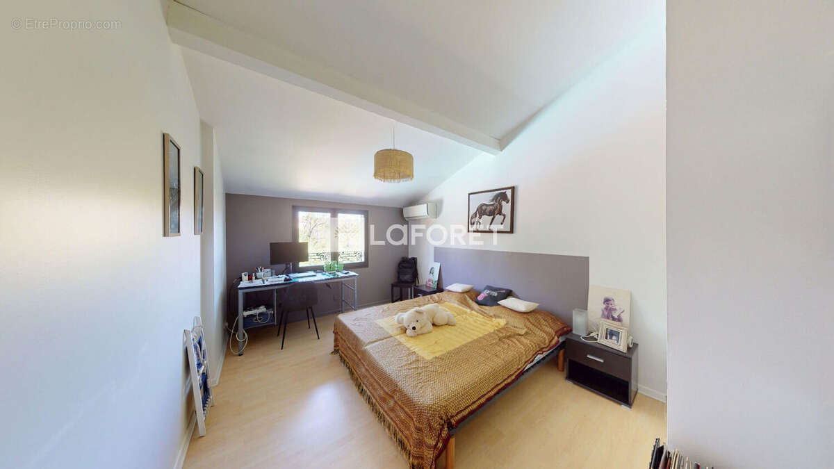 Villa de 7 pièces de 217 m²  avec piscine chauffée et dépendance L'Union - photo 10