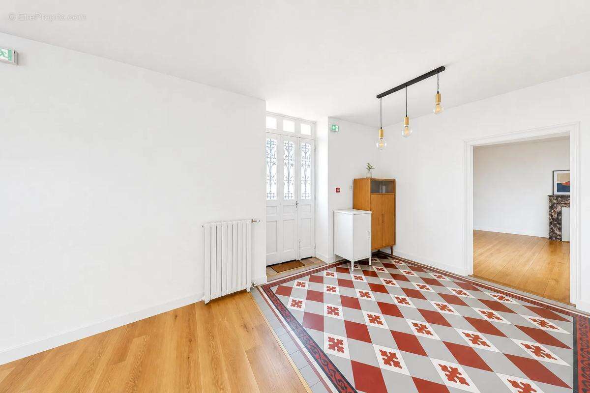 Charme absolu: maison rénovée à Neuville-de-Poitou - photo 2
