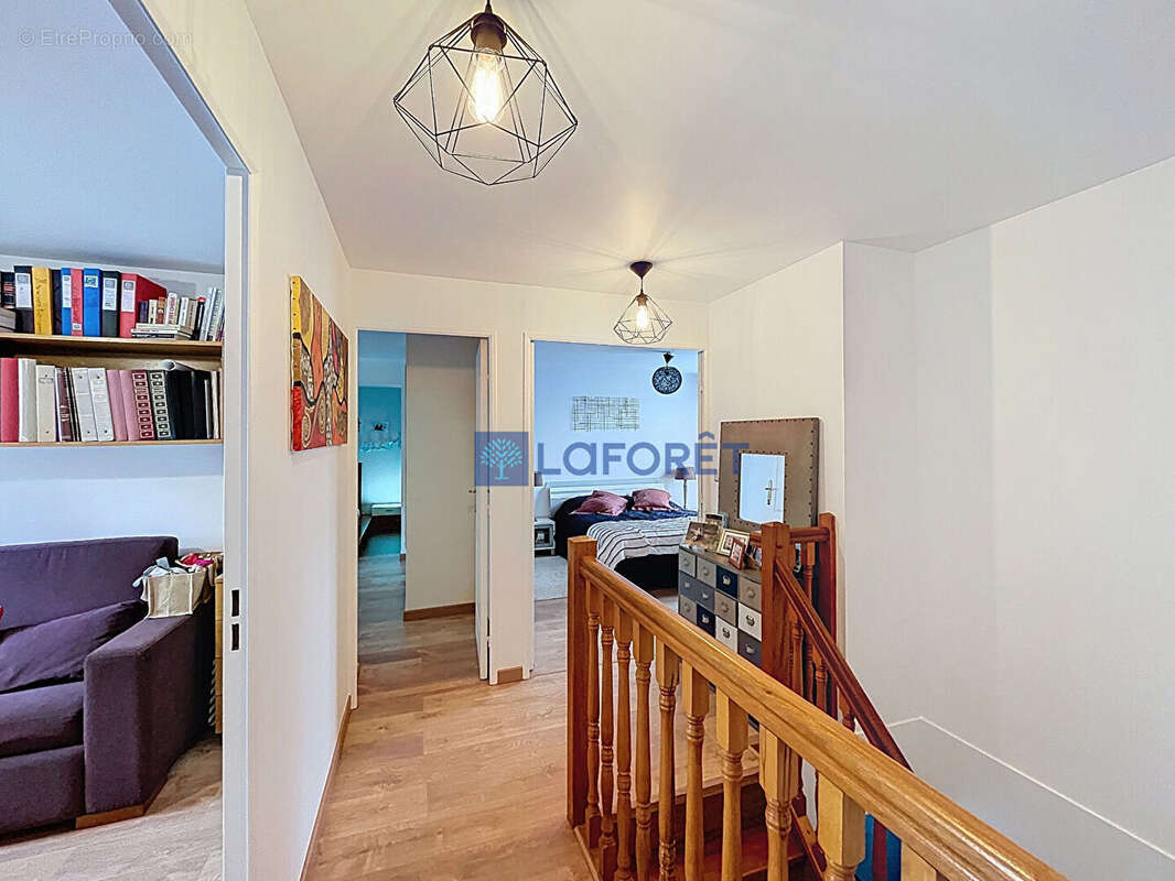 Maison à SAINT-PIERRE-DU-PERRAY