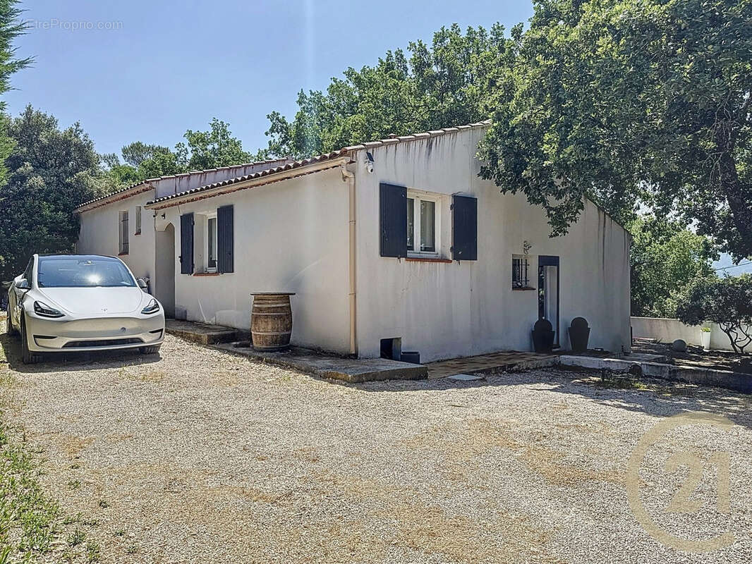 Maison à POURRIERES