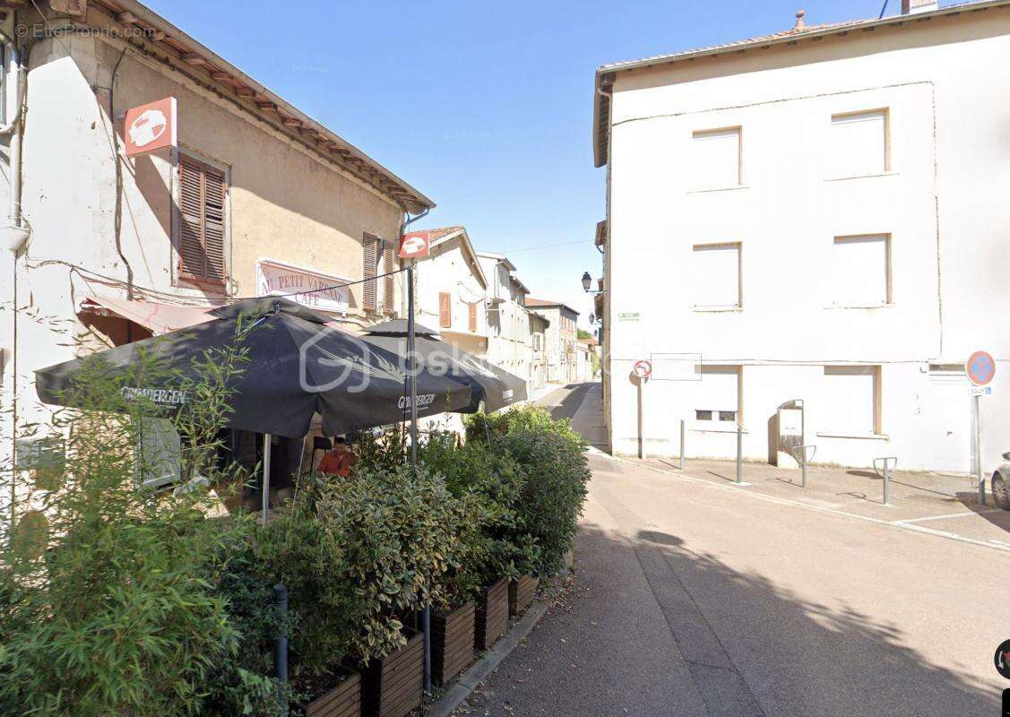 Appartement à GREZIEU-LA-VARENNE