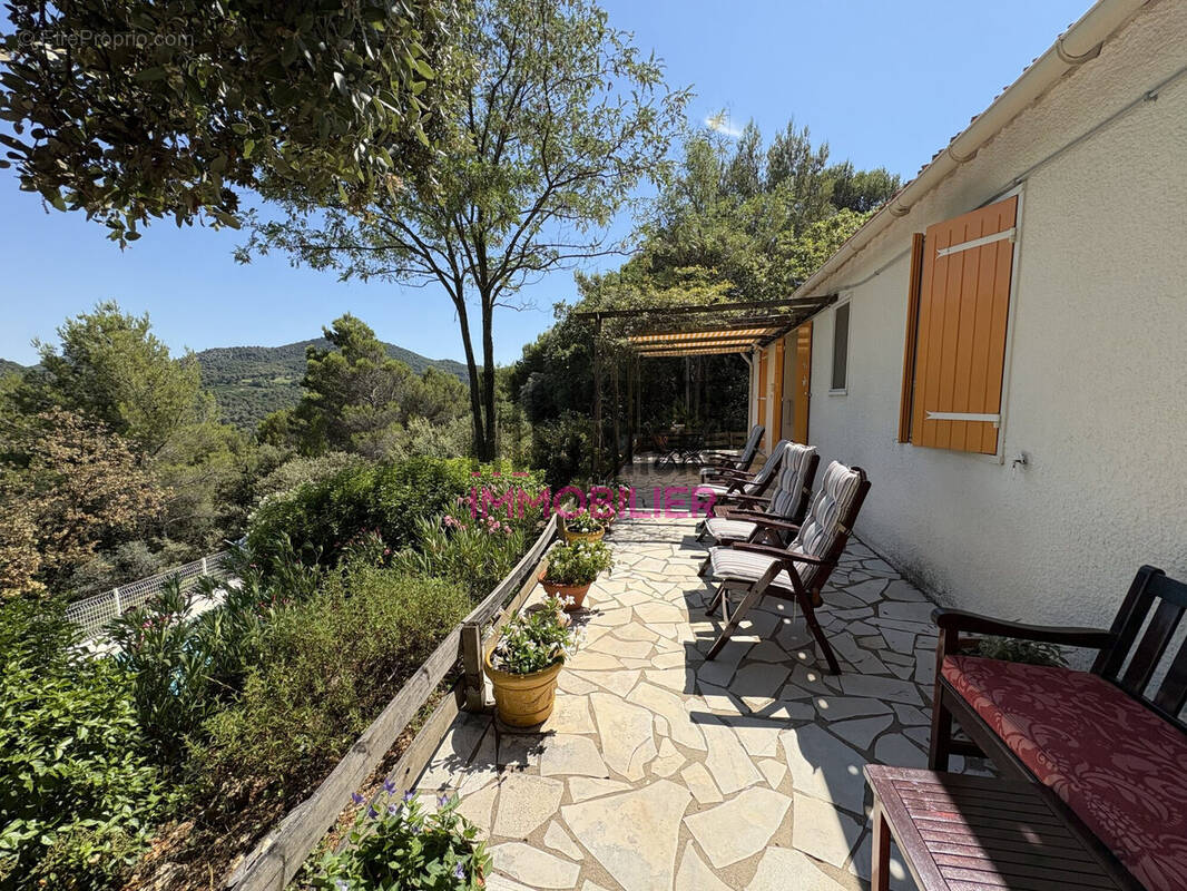 Maison à LA ROQUE-ALRIC