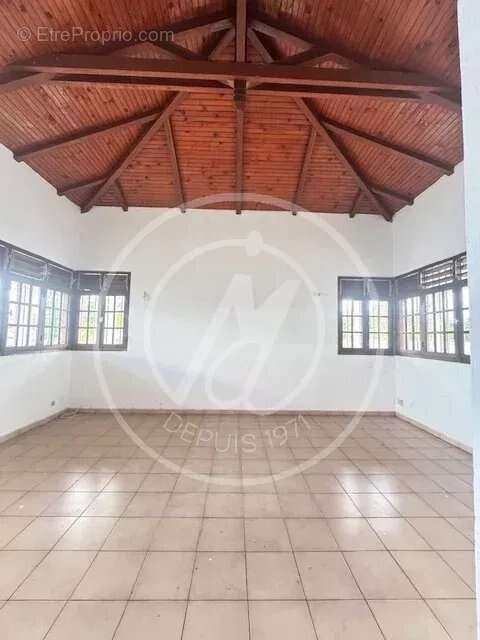 Maison à BAIE-MAHAULT