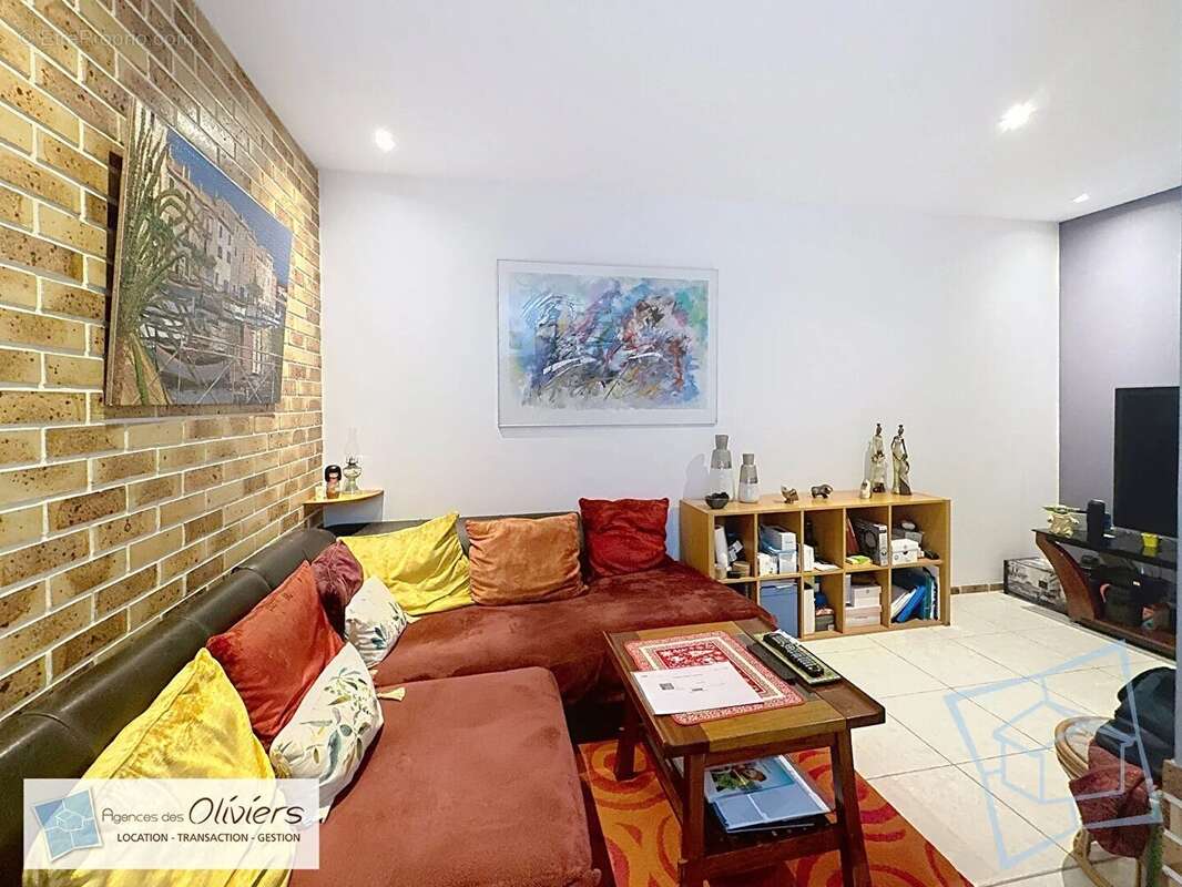 Maison à VOISINS-LE-BRETONNEUX