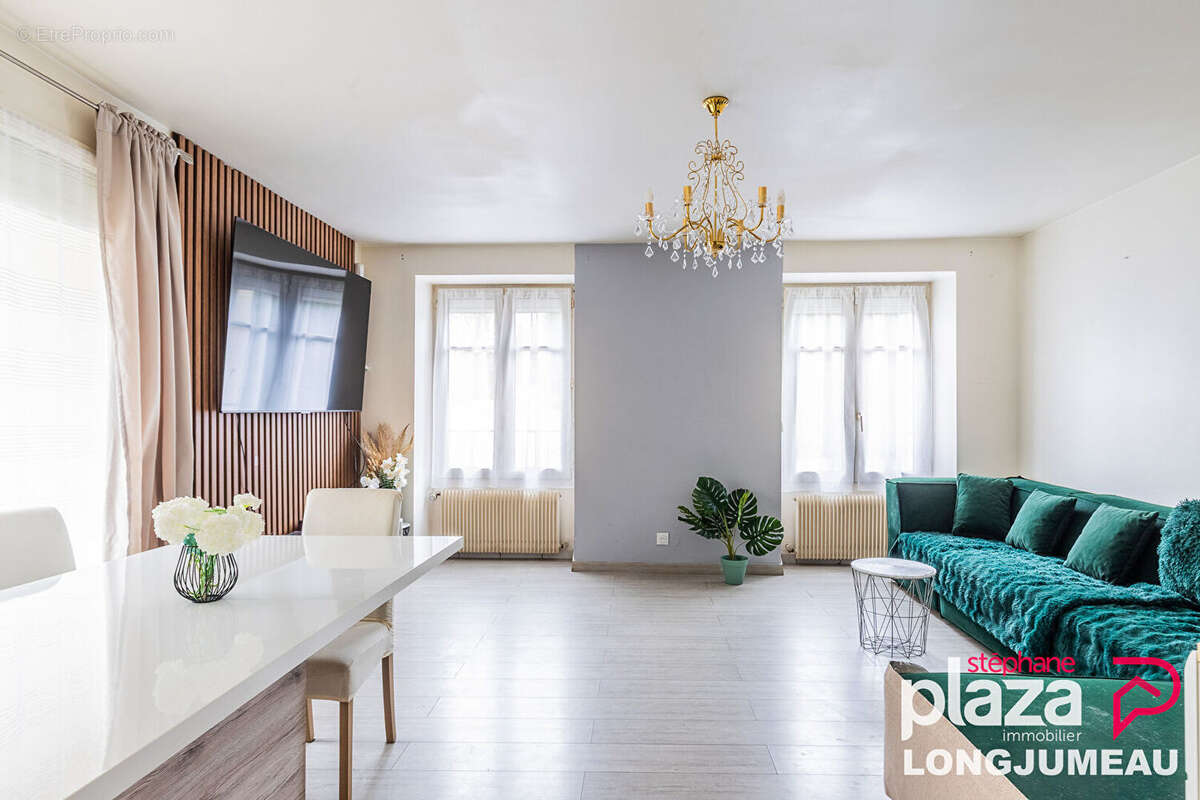 Maison à SAULX-LES-CHARTREUX