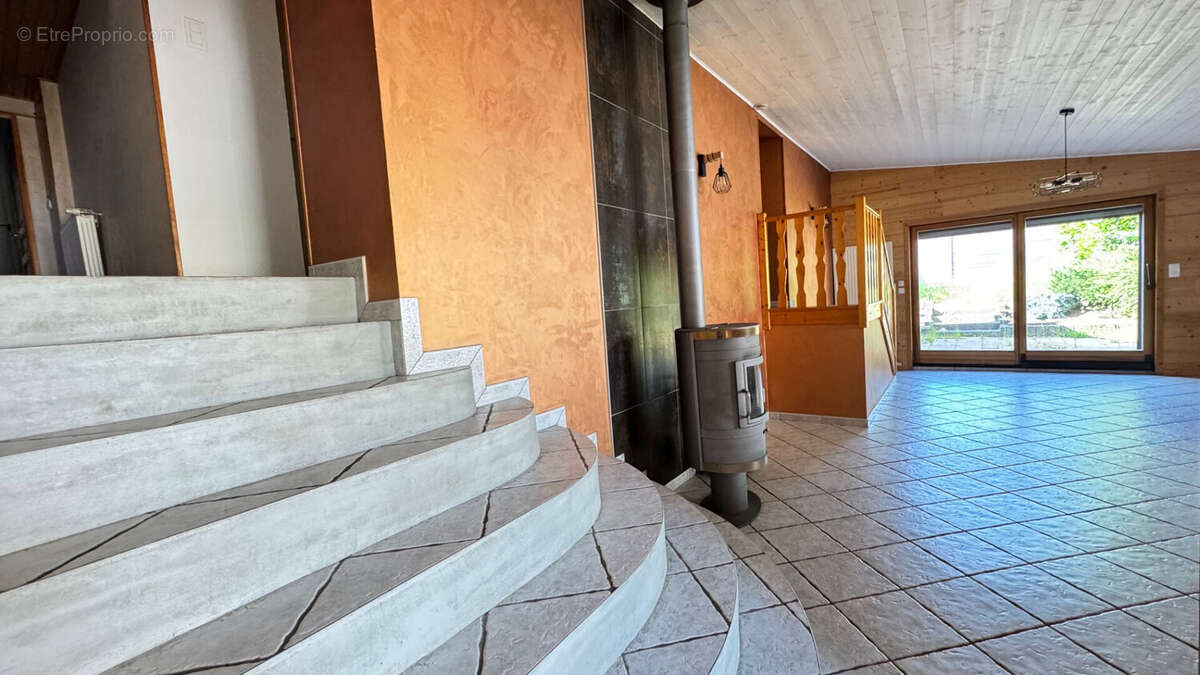 Maison à SAINT-ETIENNE-LES-REMIREMONT