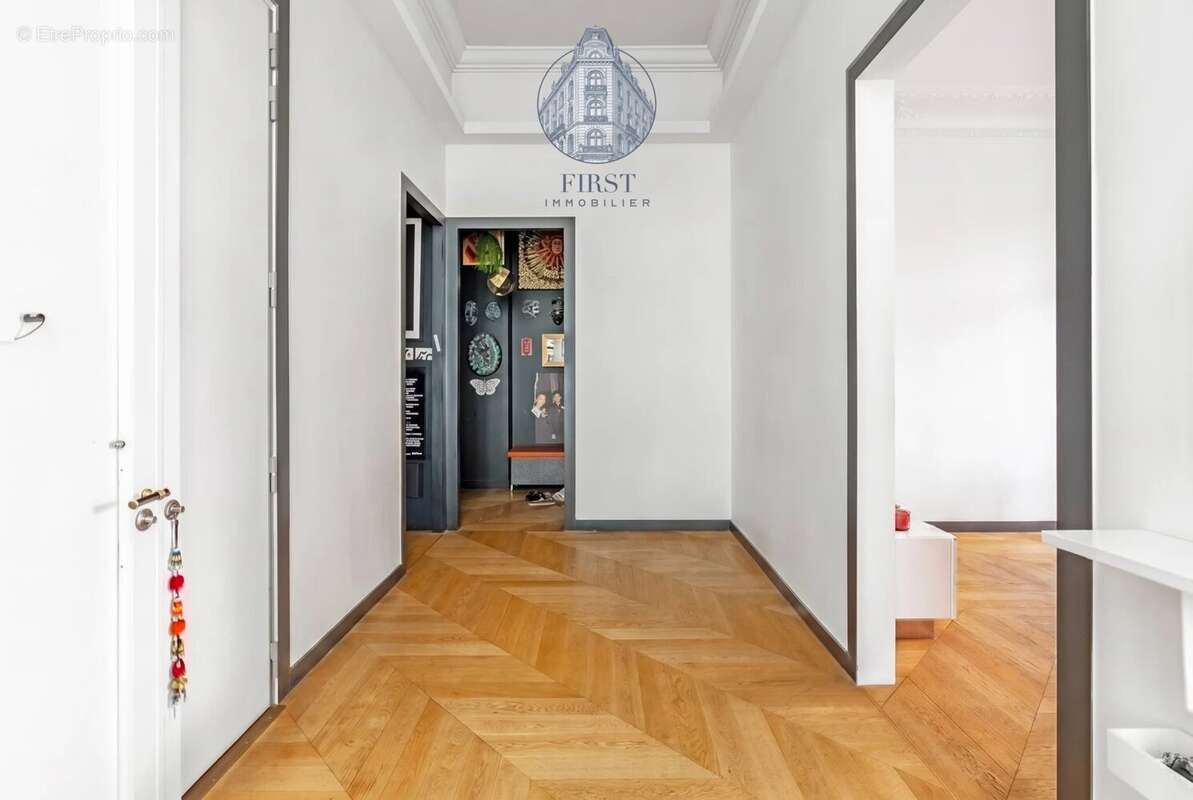 Appartement à PARIS-8E