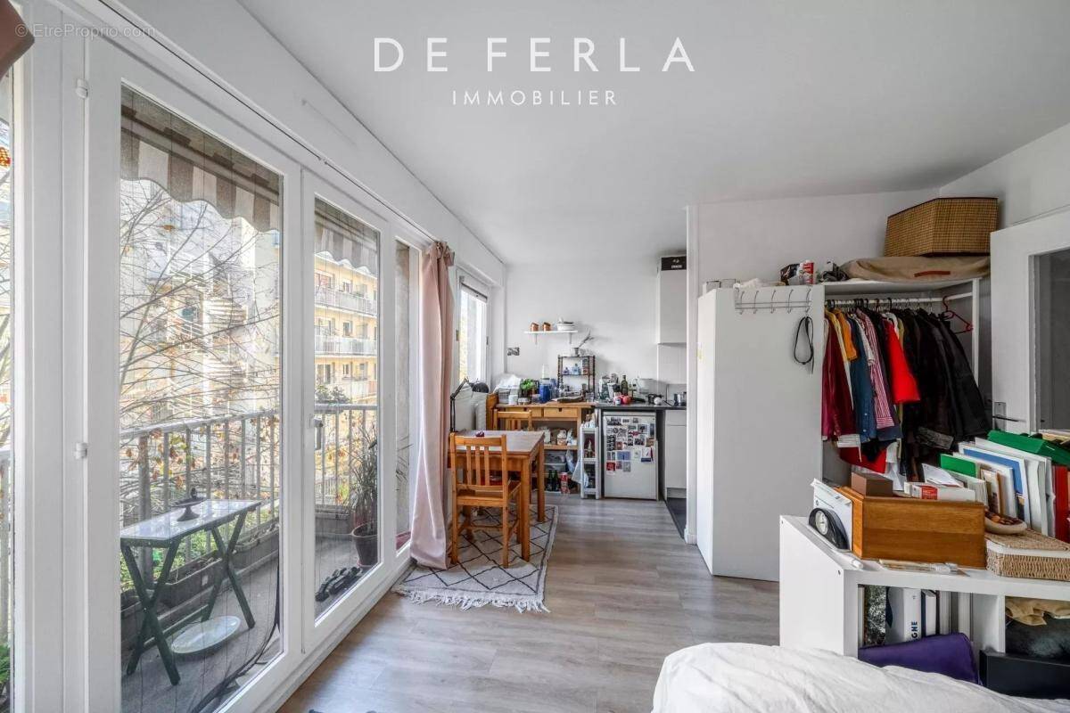 Appartement à PARIS-14E