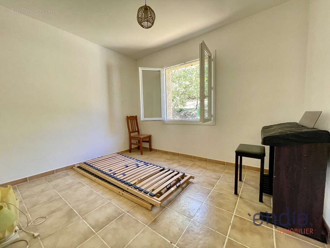 Lorgues villa t7 piscine garage cave - photo 8