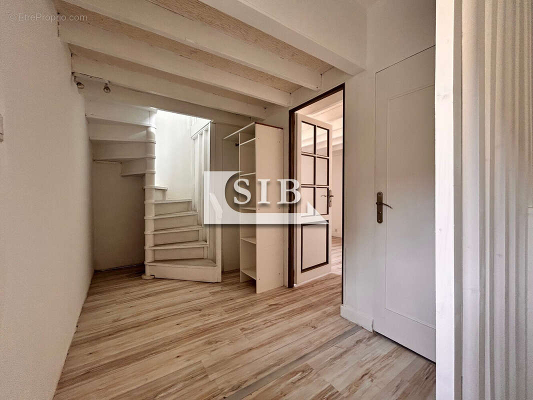 Maison à LA VILLE-DU-BOIS