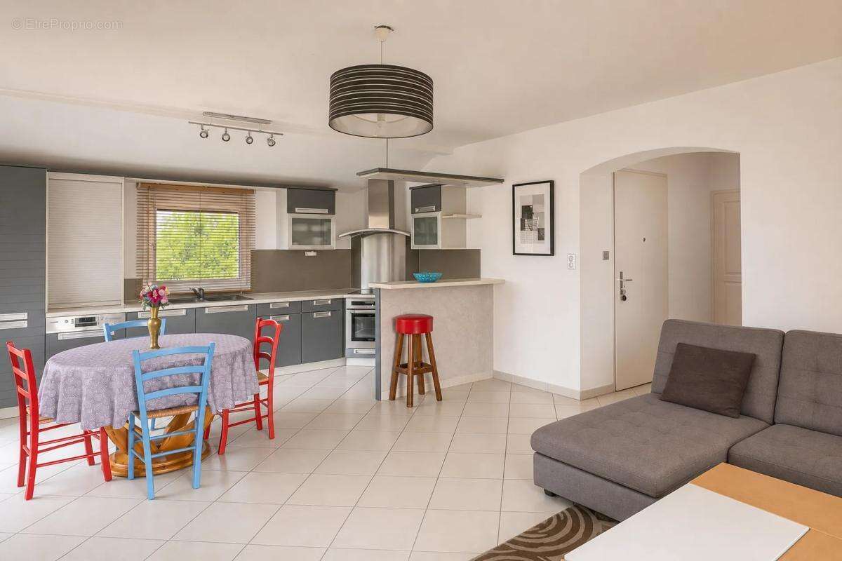 Appartement à VALENCIN