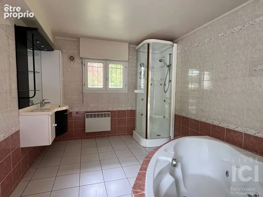 EXCLUSIVITÉ :  Propriété au coeur de Sautron - photo 6