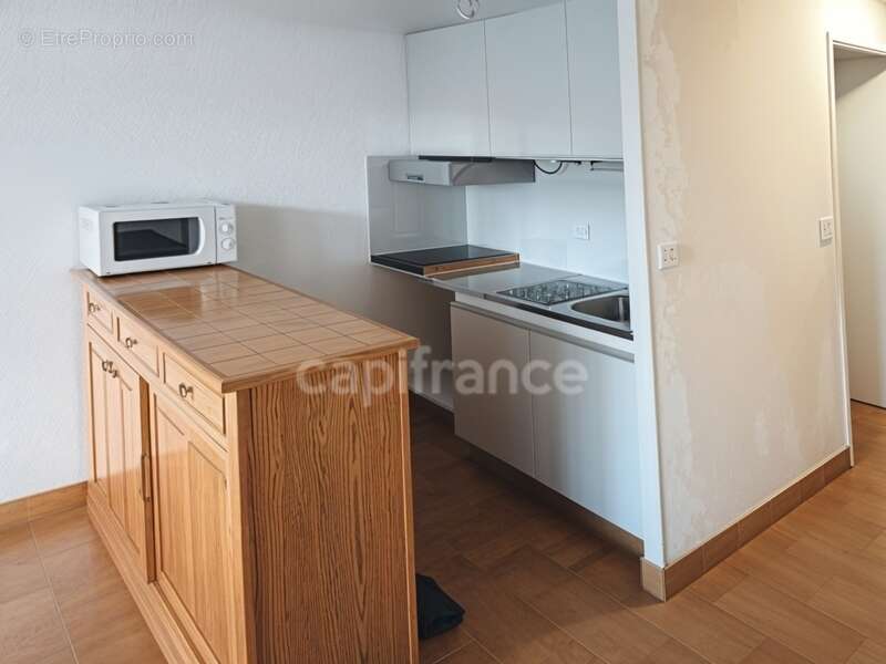  INVESTISSEMENT MALIN À SÈTE  Studio lumineux avec vue marina, loggia et climatisation dans le quartier très recherché des Quill - photo 8