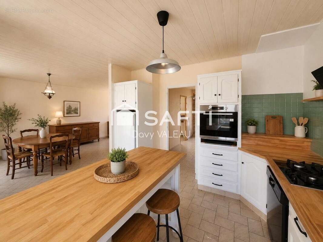 Maison 123 m² à Bournezeau  - photo 2