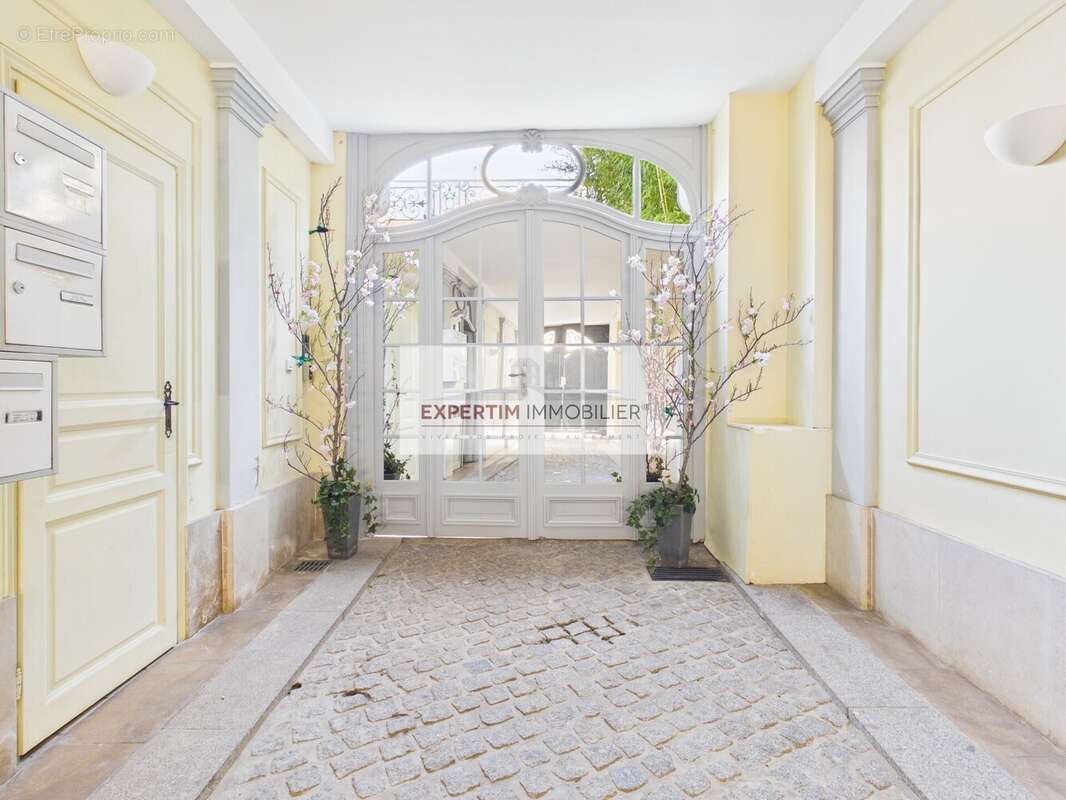 Appartement à VERSAILLES
