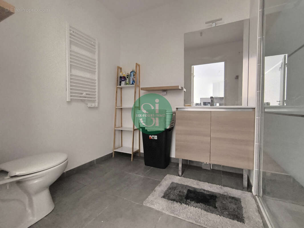 Appartement à SIX-FOURS-LES-PLAGES
