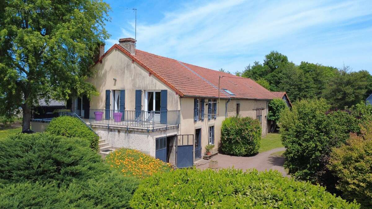 Maison à DRACY-SAINT-LOUP