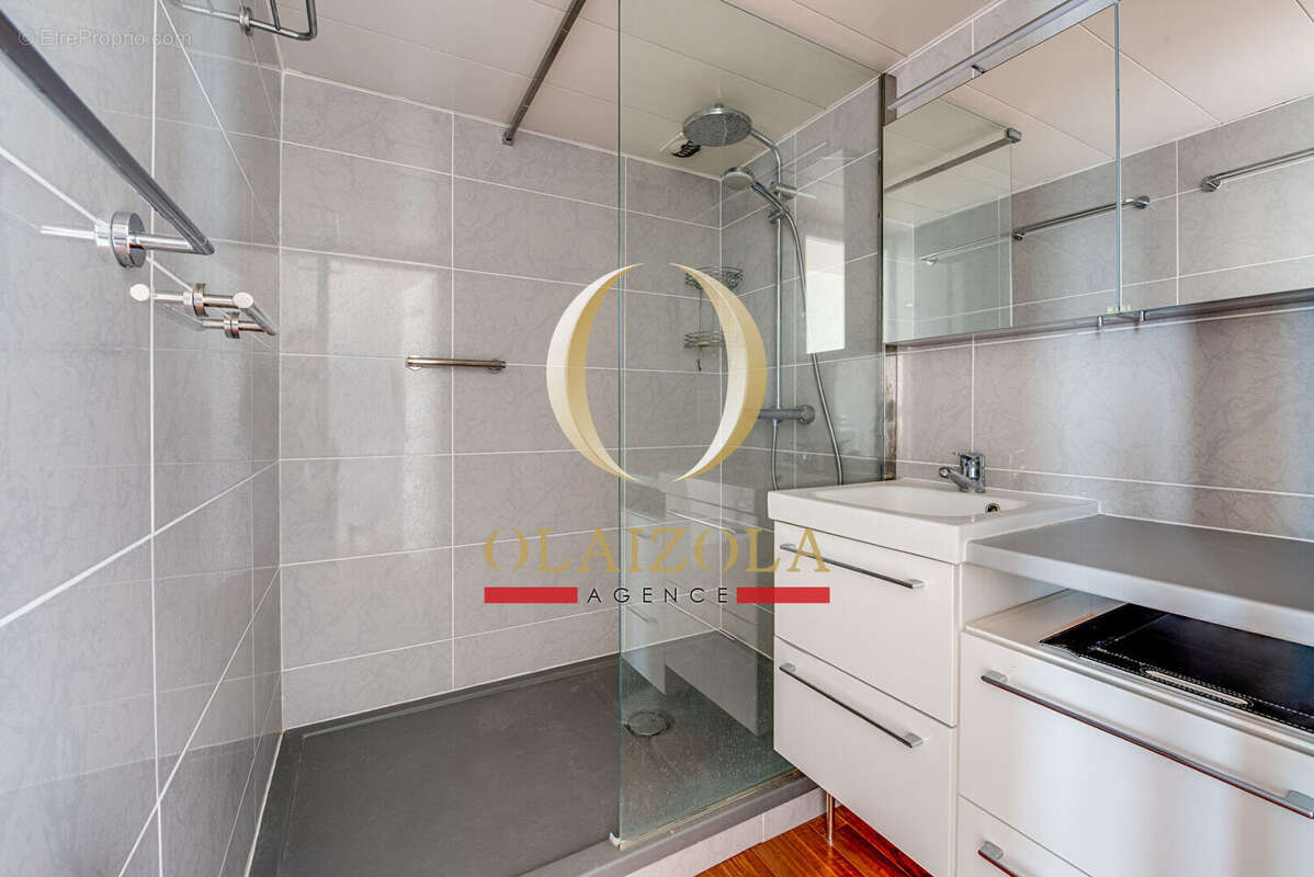 BIARRITZ / GRANDE PLAGE - Appartement Hotelier vue mer en étage élevé - photo 11