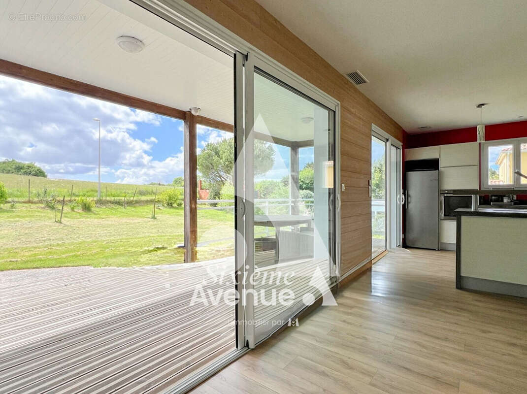 Maison à BUSSAC-SUR-CHARENTE