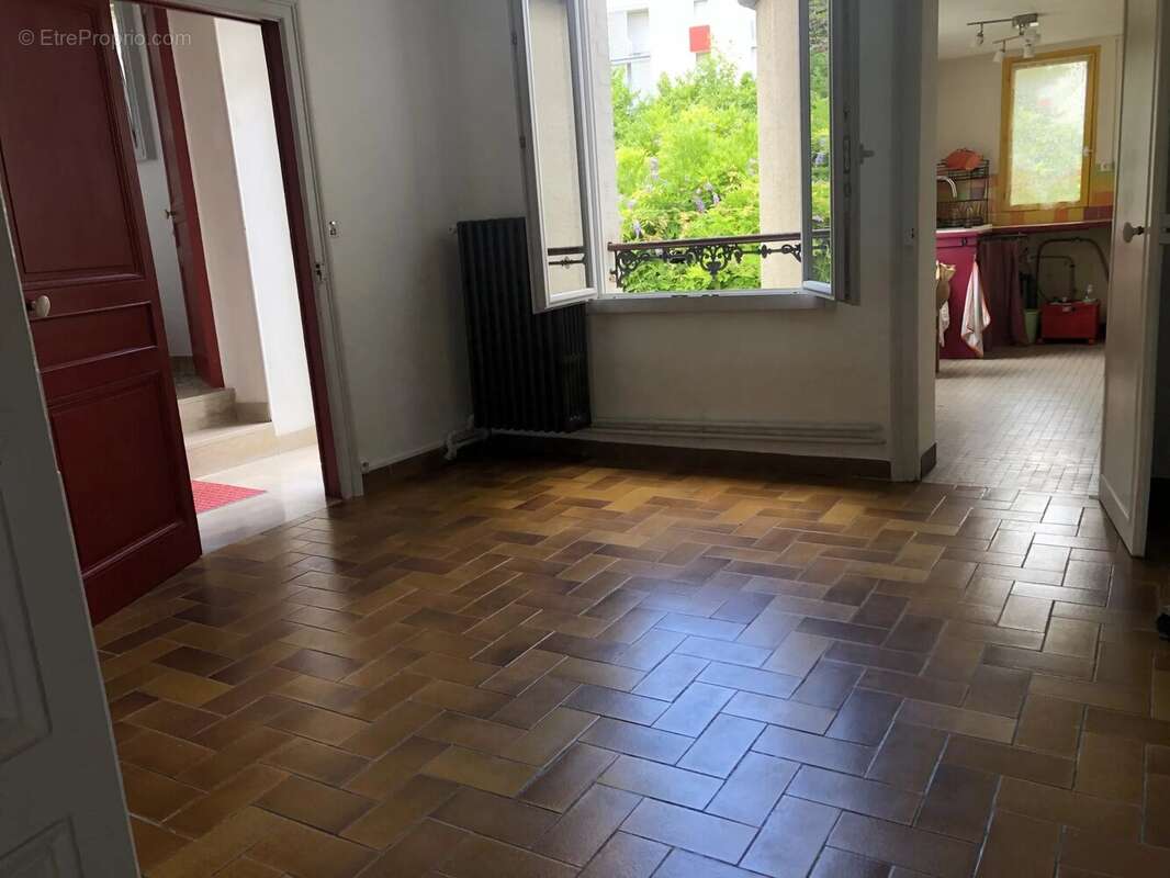Maison ancienne de charme – 4 pièces – Jardin et cour – Sens - photo 5