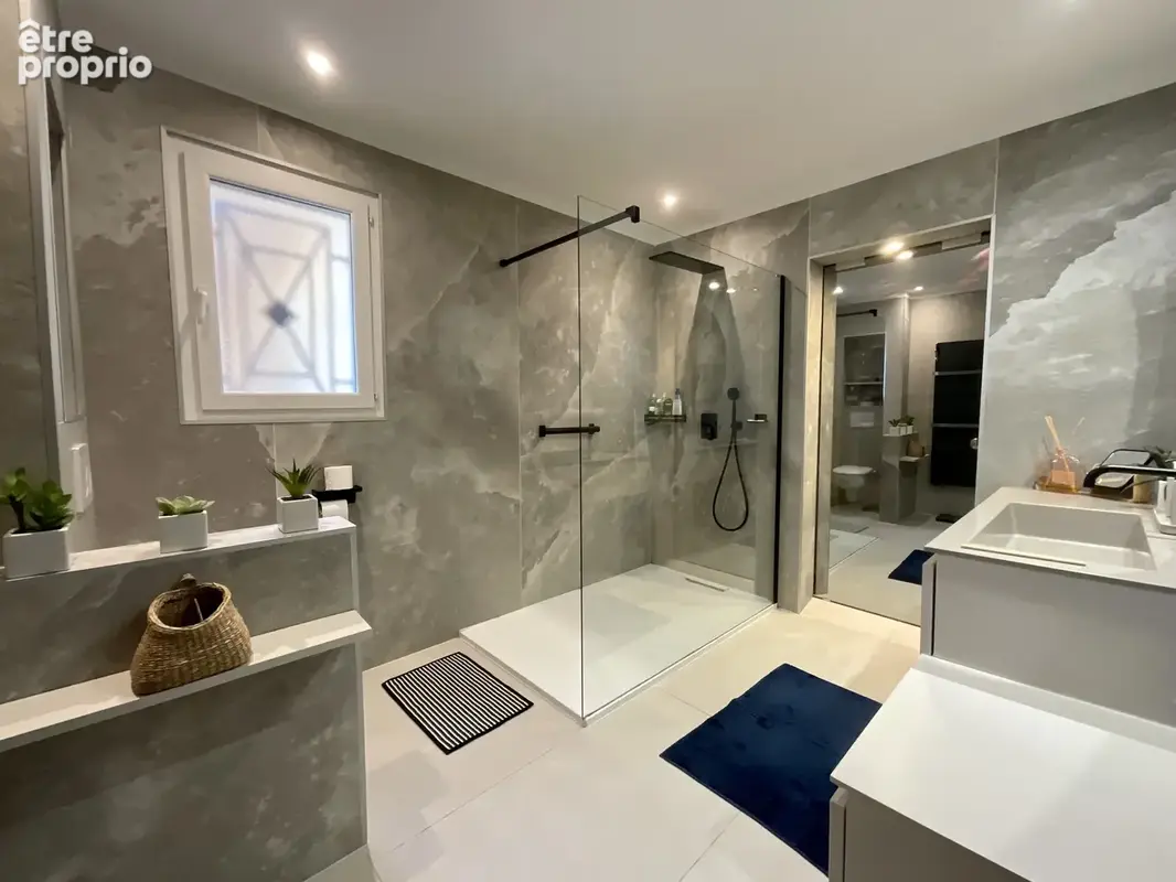 Villa de charme avec piscine, jardin paysager, double garage et prestations premium - photo 10