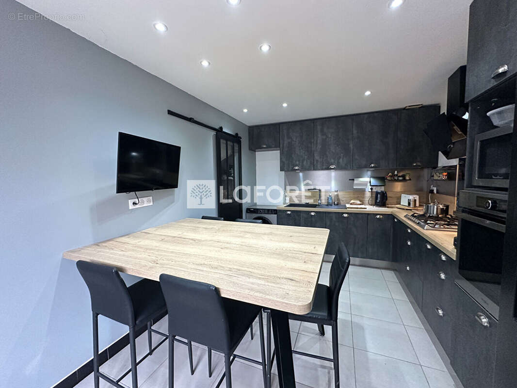 Maison à SAINT-JUERY