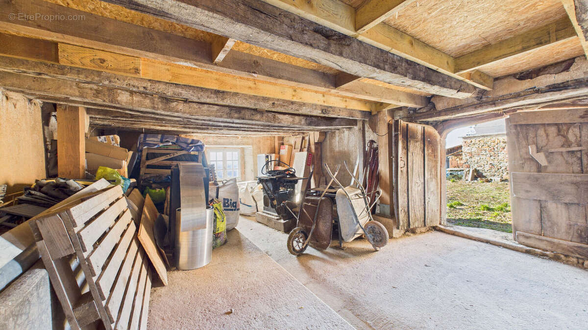 Ensemble en pierre, à rénover  avec terrain certifié AB  VILLECOMTAL - photo 15