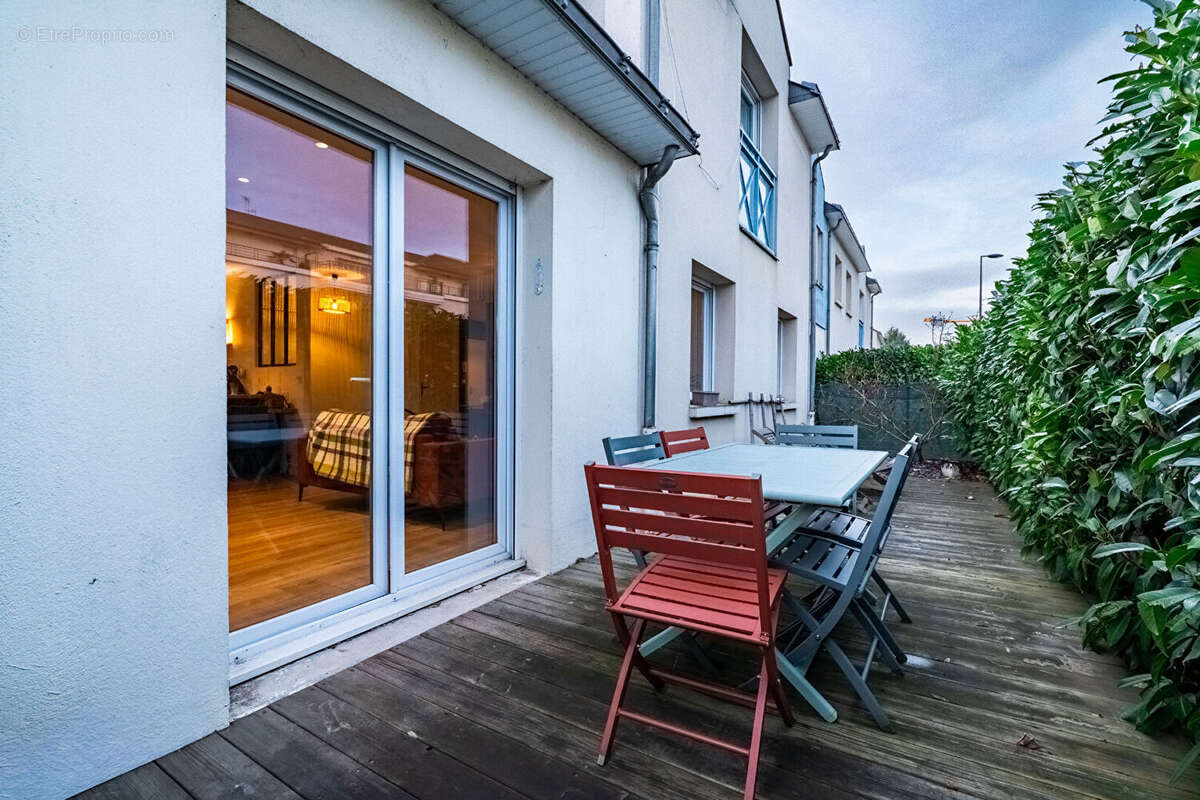 Appartement à LES PONTS-DE-CE