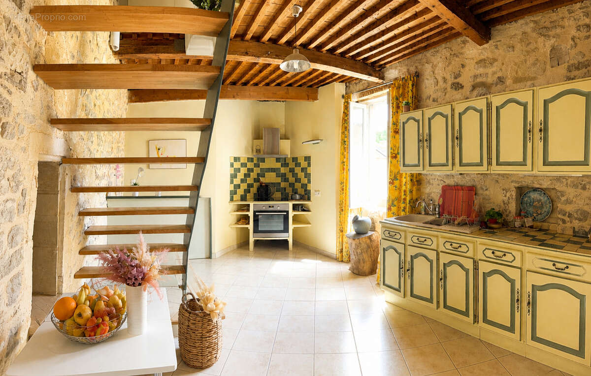 Maison à BOLLENE