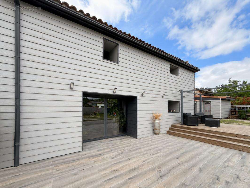 Maison 150 m² à Thenac  - photo 2