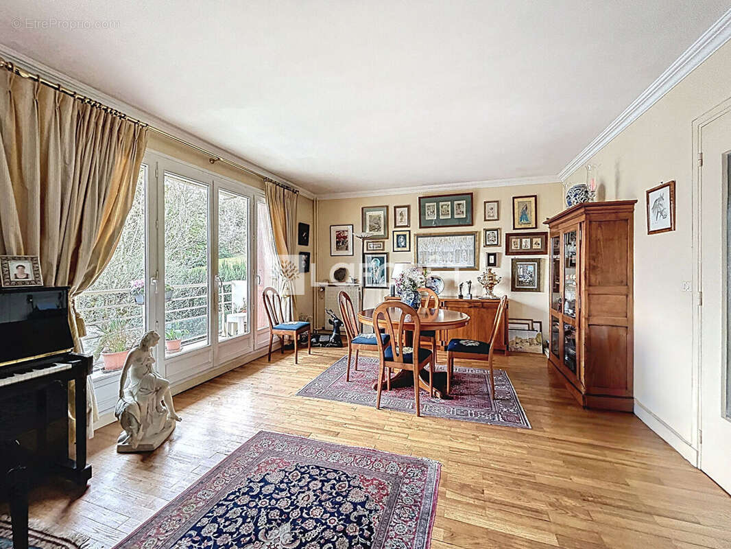 Appartement à BOUGIVAL