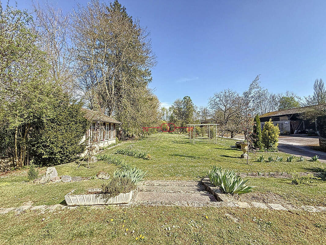 Maison à SAINTE-MENEHOULD