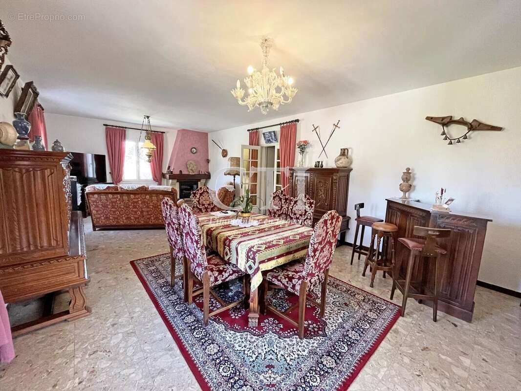 Maison à VAISON-LA-ROMAINE