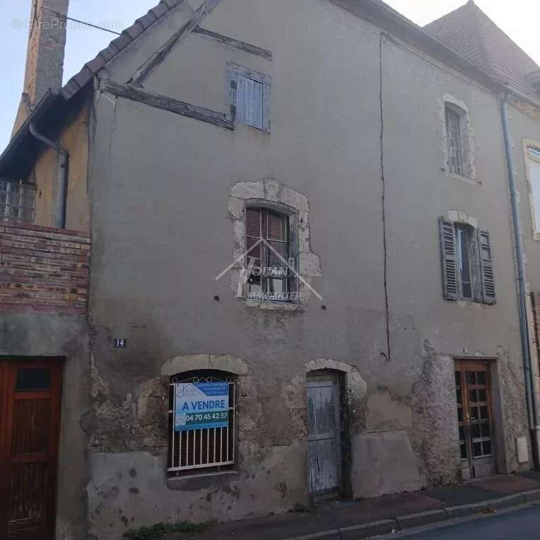 Maison à VARENNES-SUR-ALLIER