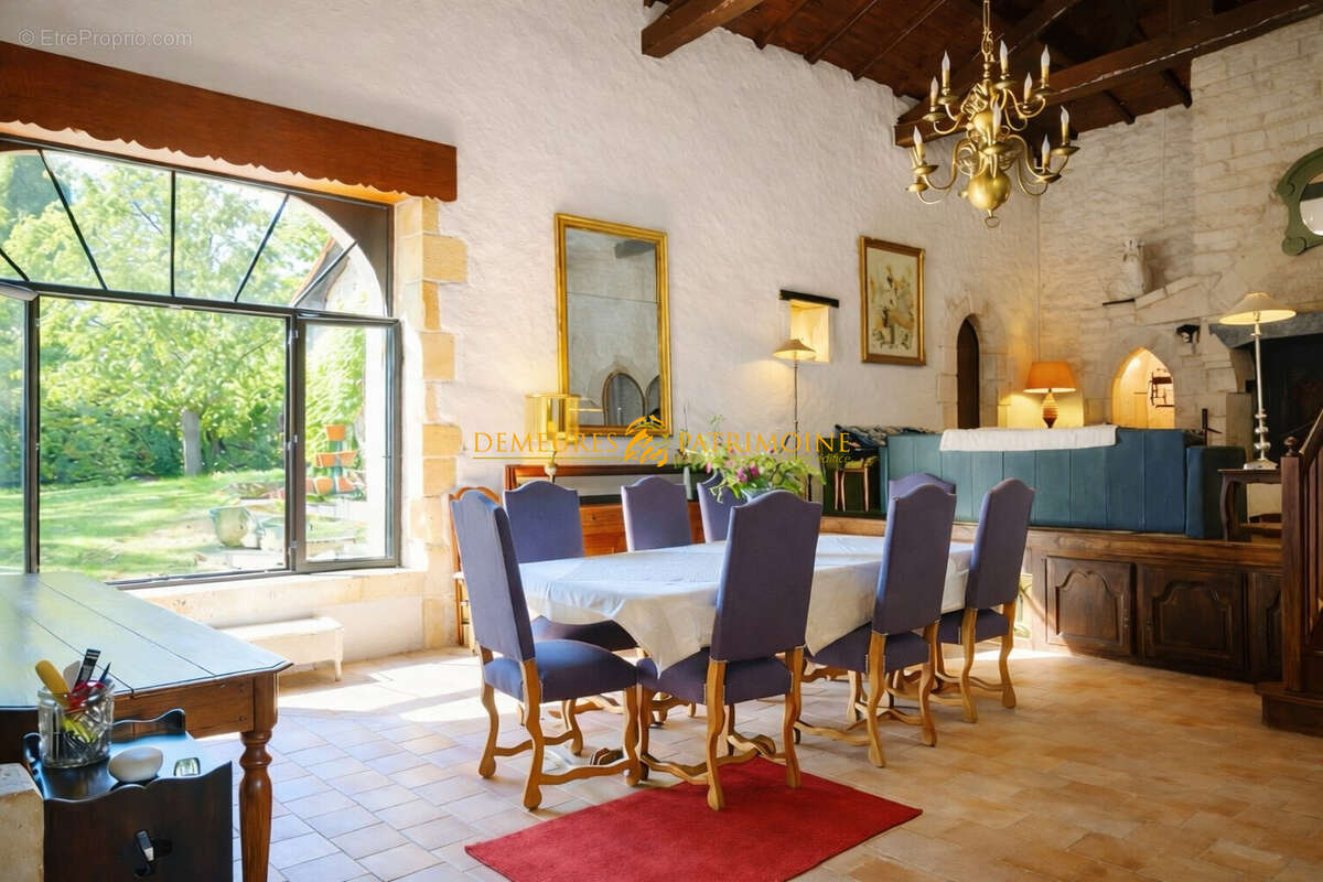 Maison à SALLES-LAVALETTE