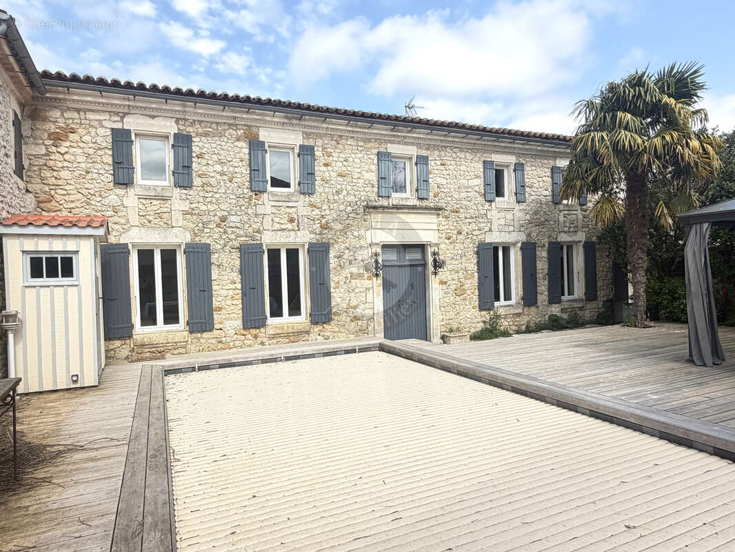 Maison à SAUJON