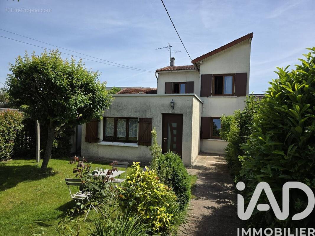Photo 1 - Maison à SAINTE-GENEVIEVE-DES-BOIS