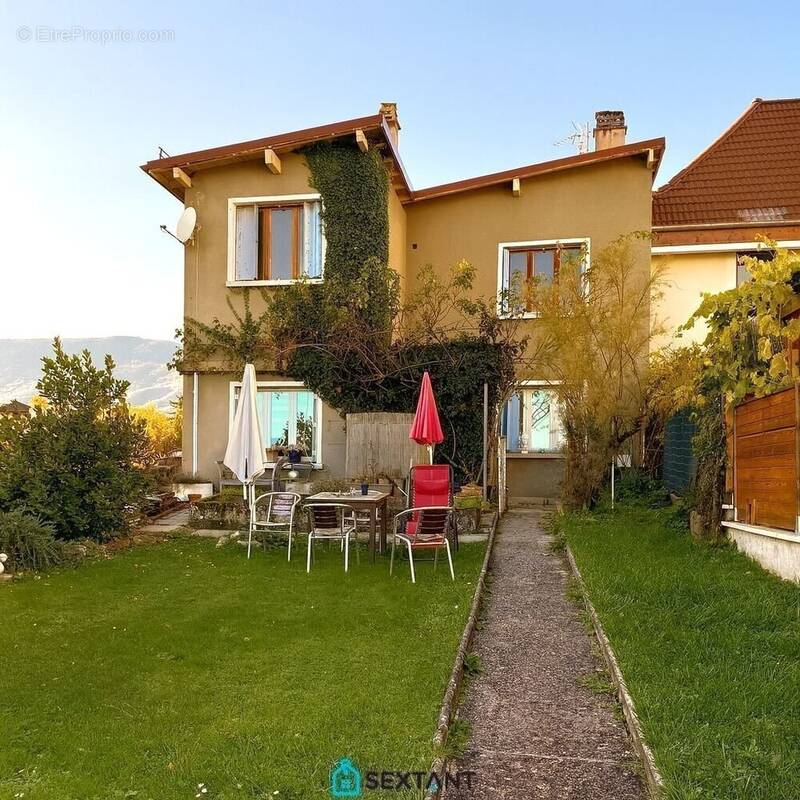 Maison à DIVONNE-LES-BAINS