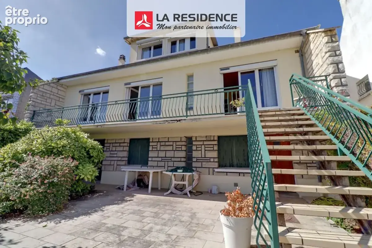 Maison à MAURECOURT