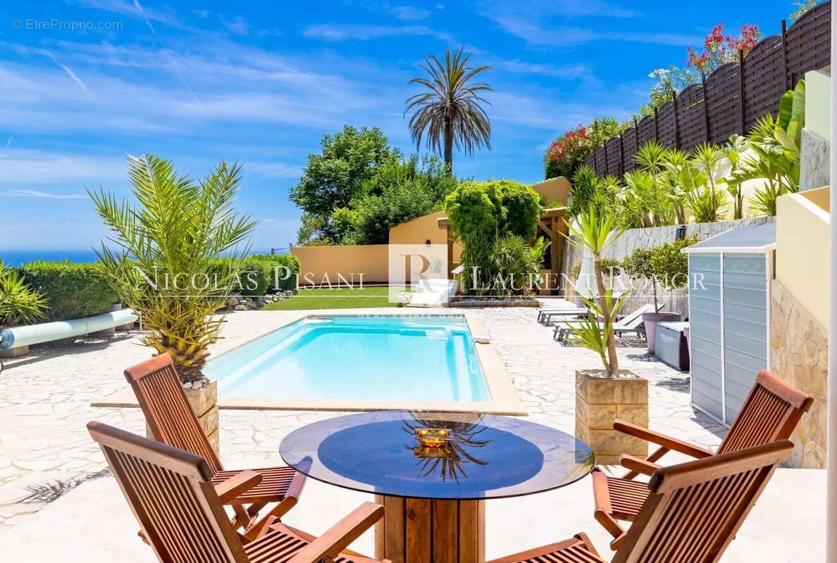 Maison à EZE