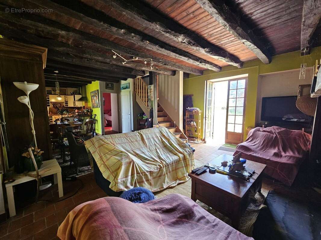 Maison à LACROPTE