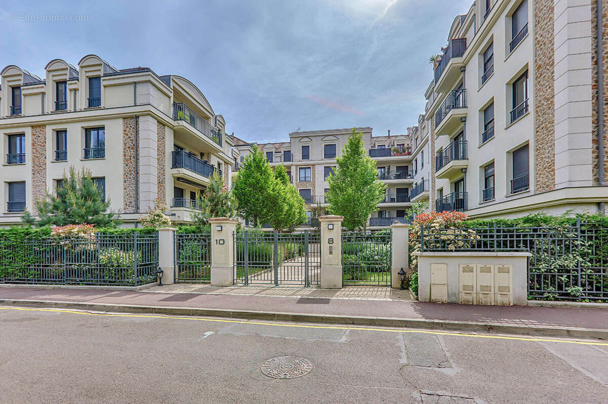 Appartement à FONTENAY-LE-FLEURY