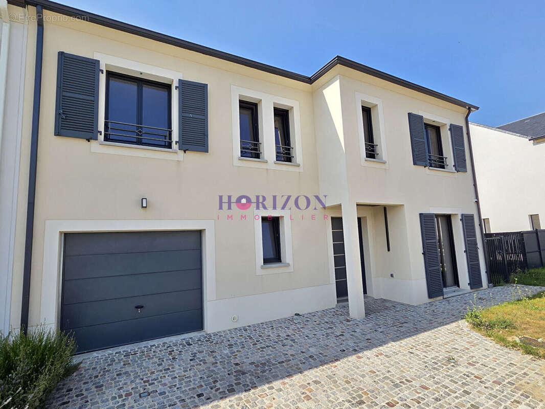 Maison à SAINT-WITZ