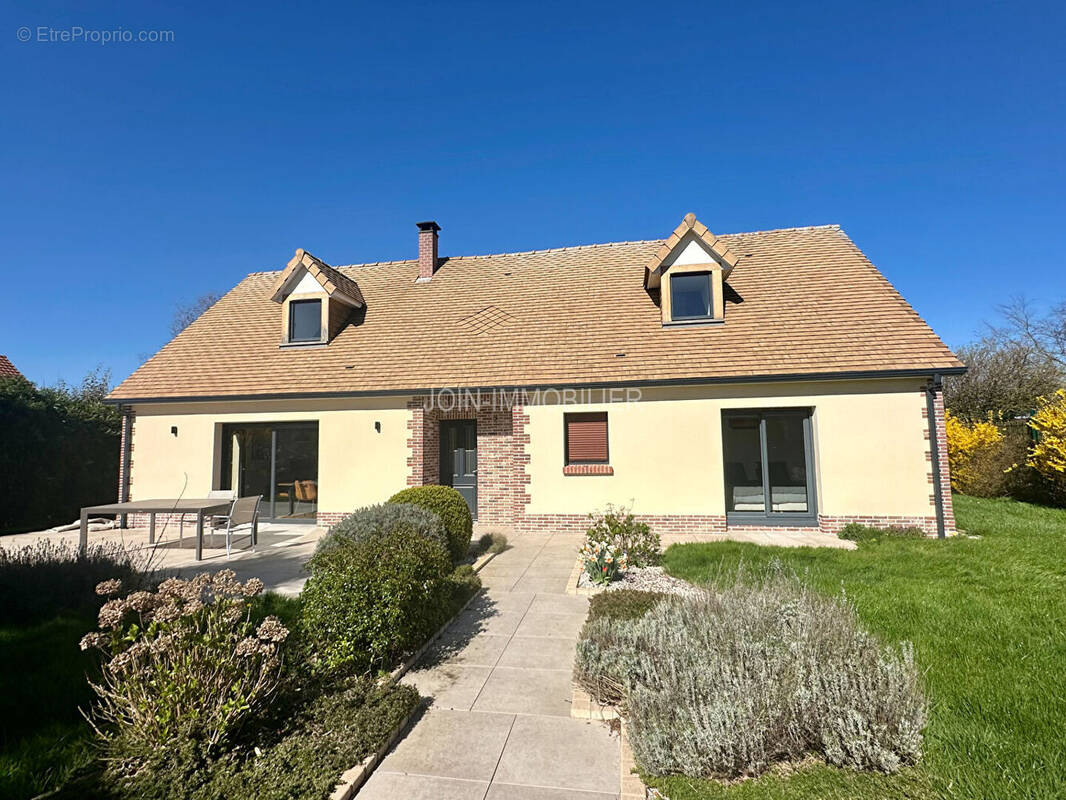 Maison à SAUCHAY